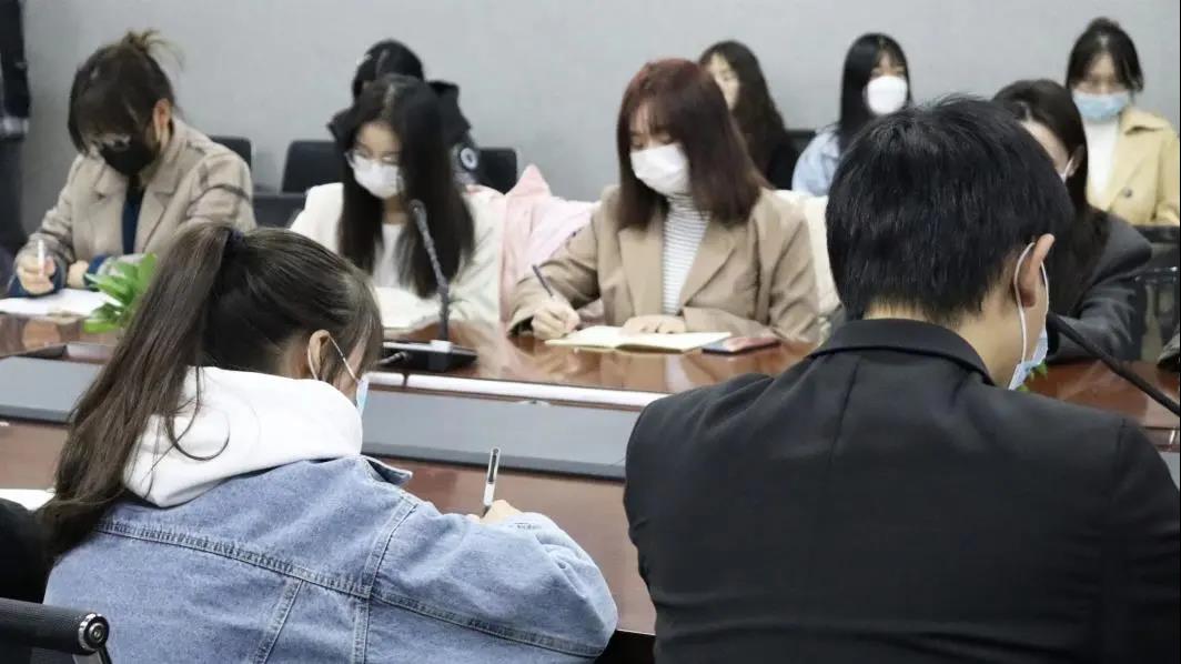 四川电影电视学院科研处