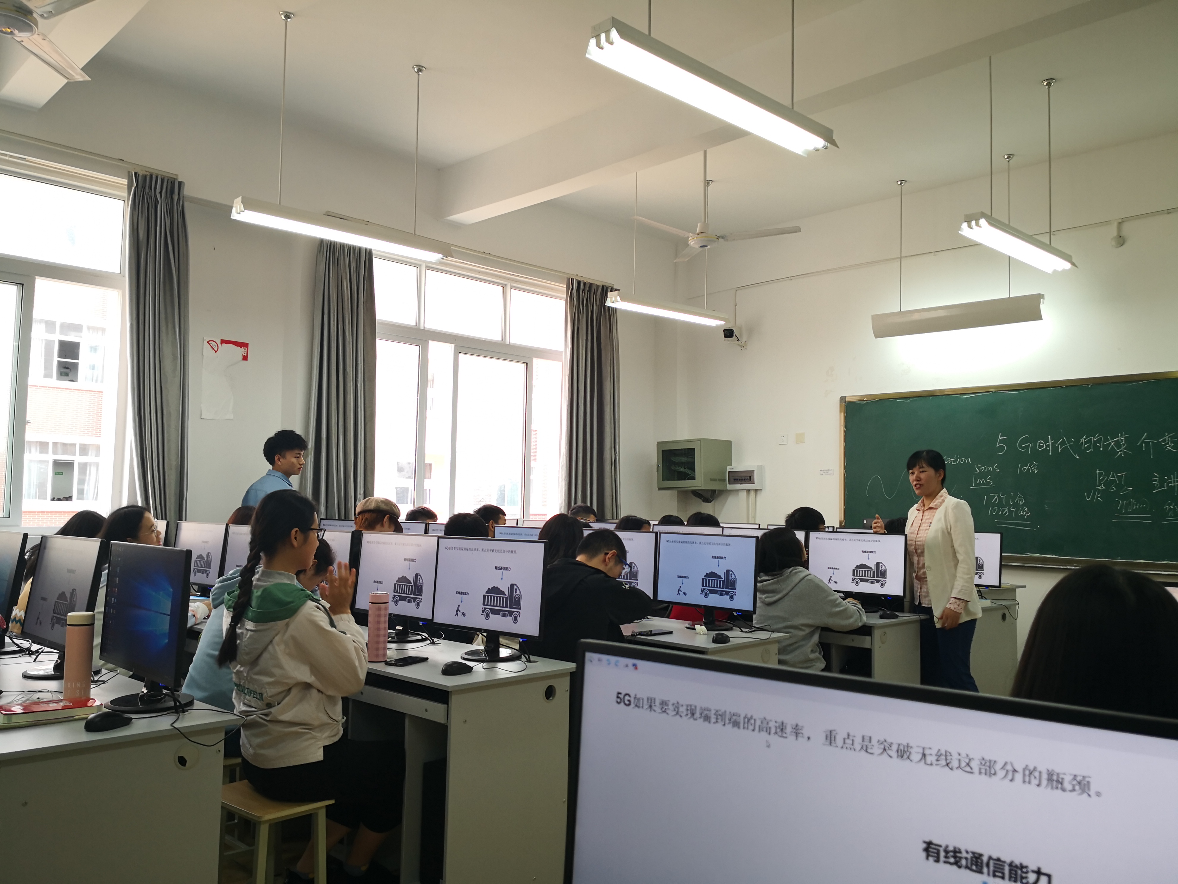 四川电影电视学院科研处