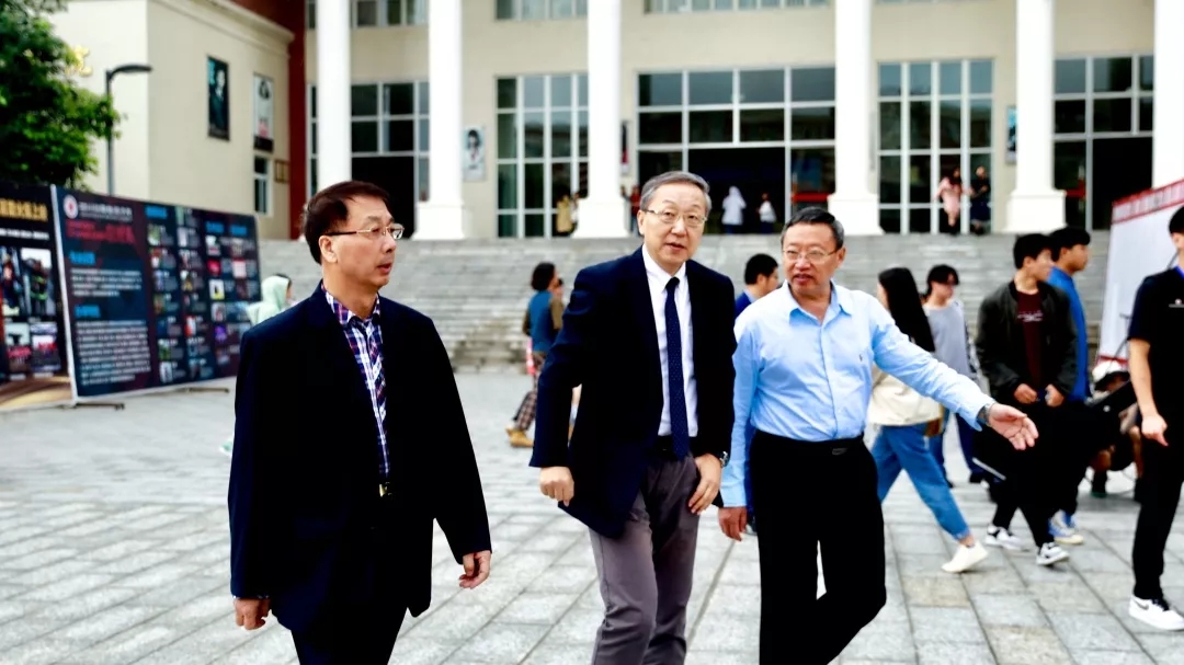 四川电影电视学院科研处