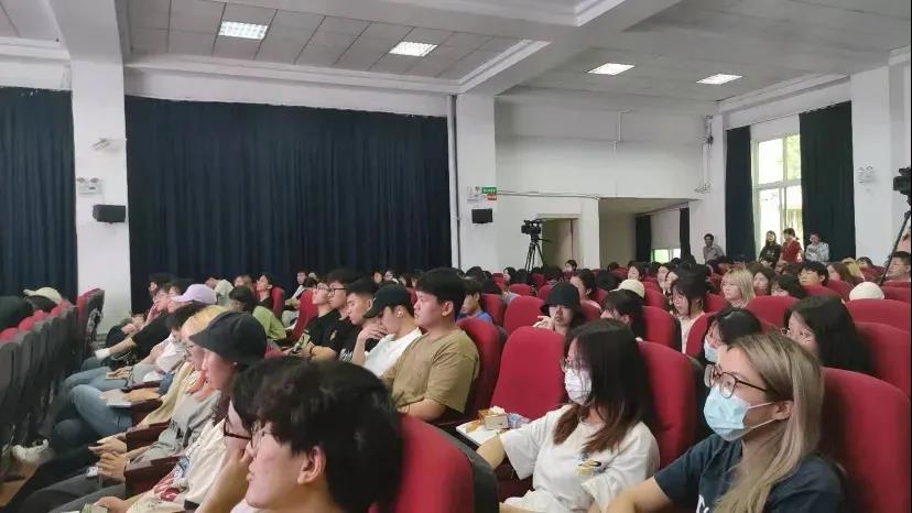 四川电影电视学院科研处