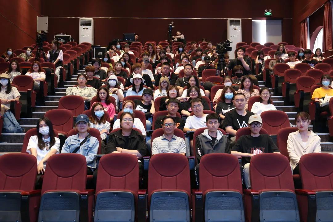 四川电影电视学院科研处